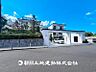 外観：【外観・立地】家族の色を映し出す洗練された邸宅は、ずっと輝き続けながらいつしか街の風景に溶け込み人と共に歩んいきます。