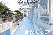 自転車はスペースのあるところへ。