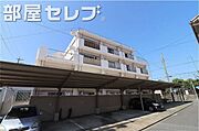 白基調の外観です。