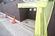ゴミ捨て場の近く楽です。