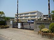 名古屋市立千種小学校 227m