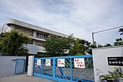 MEGAドン・キホーテUNYアラタマ店 248m