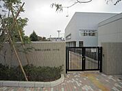 板橋区立赤塚第二中学校 547m