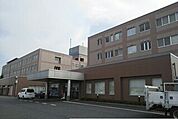 小山記念病院 650m