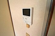 ＴＶドアホン（写真は105号室）