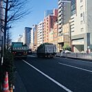 ビル前面道路