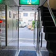 オフィスビル出入口