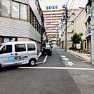ビル前面道路