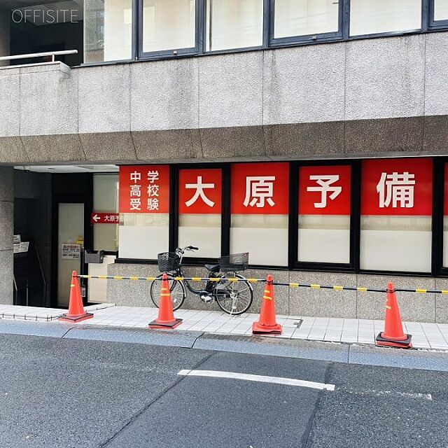 8 / 18