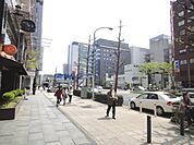 ビル前面道路