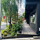 ビル前面道路