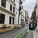 ビル前面道路