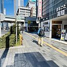 ビル前面道路