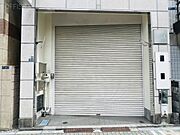 オフィスビル出入口