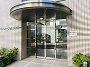 オフィスビル出入口