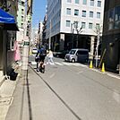 ビル前面道路