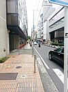 ビル前面道路