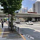 ビル前面道路