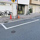 前面に白枠駐車場