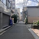 ビル前面道路