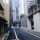ビル前面道路
