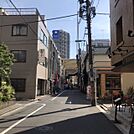 ビル前面道路