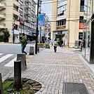 ビル前面道路