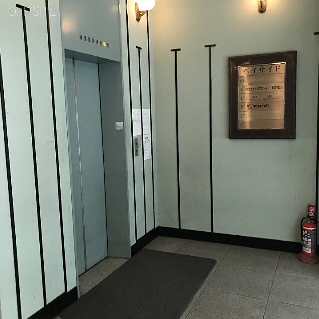 15 / 18