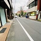 ビル前面道路