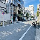 ビル前面道路