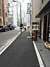ビル前面道路
