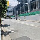 ビル前面道路