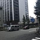 ビル前面道路