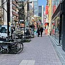 ビル前面道路