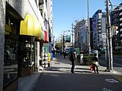 ビル前面道路