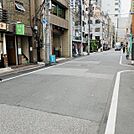 ビル前面道路