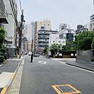 ビル前面道路