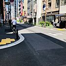 ビル前面道路