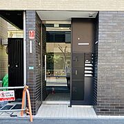 オフィスビル出入口
