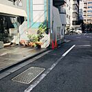 ビル前面道路