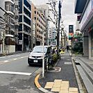 ビル前面道路
