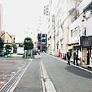 ビル前面道路