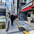 ビル前面道路