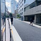 ビル前面道路