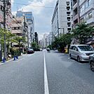 ビル前面道路