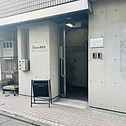 オフィスビル出入口