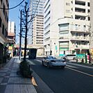 ビル前面道路