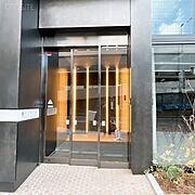 オフィスビル出入口