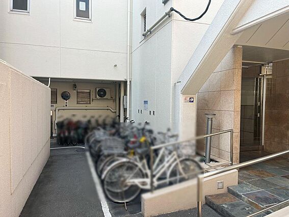 駐輪場広いです...