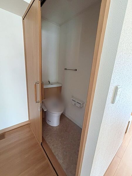 トイレを拡大表示